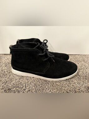 UGG Men's Freamon Chukka boots crafted from black suede